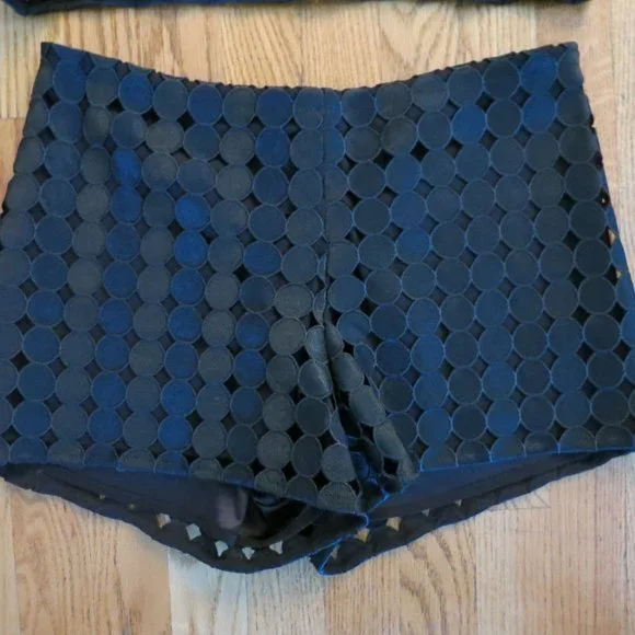 REDUCED NWOT ALEXIS black shorts set w/circular applique size M GORGEOUS RARE - Picture 5 of 8